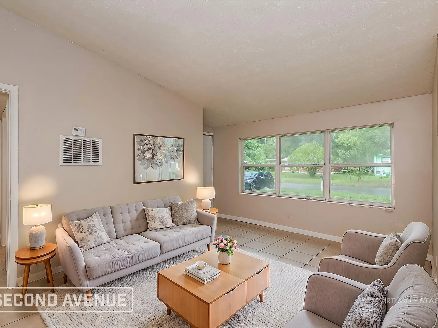 3 bed, 1.0 bath, 1110 sqft, $1,350 — Photo 2