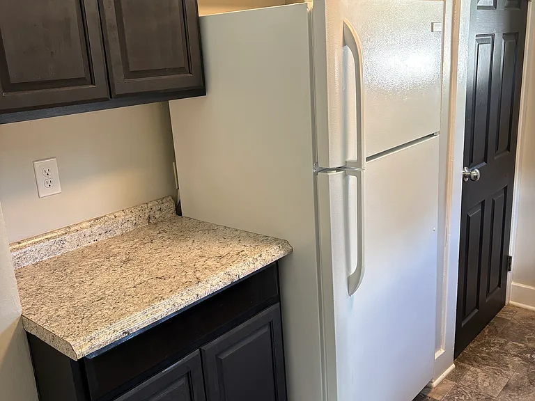 2816 Ferncliff Ave — Photo 3