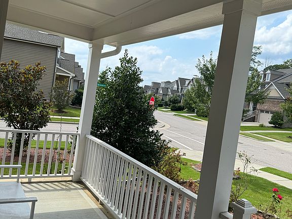 4th image of 925 Lemster Ln