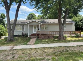 404 S 12th St, Petersburg, IL 62675