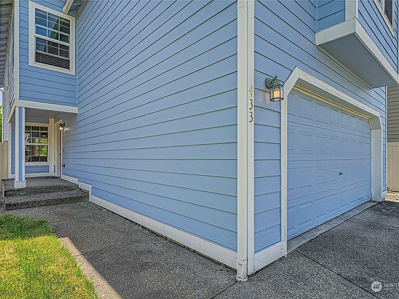 3rd image of 433 Green Acres Place