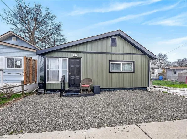 3824 Roxborough Ave, Fort Erie, ON L0S 1B0