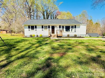 2992 Greenleaf Rd, Clover, SC, 29710