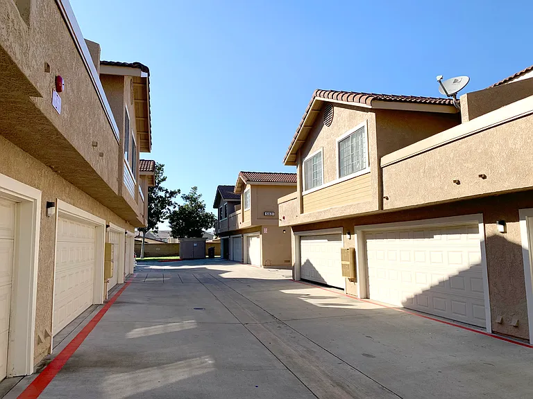 5831 Kingman Ave #O — Photo 2