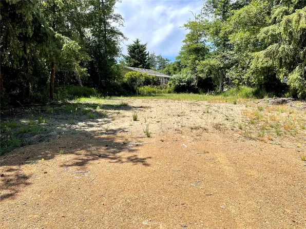 749 Cardinal Avenue NE, Ocean Shores, WA 98569