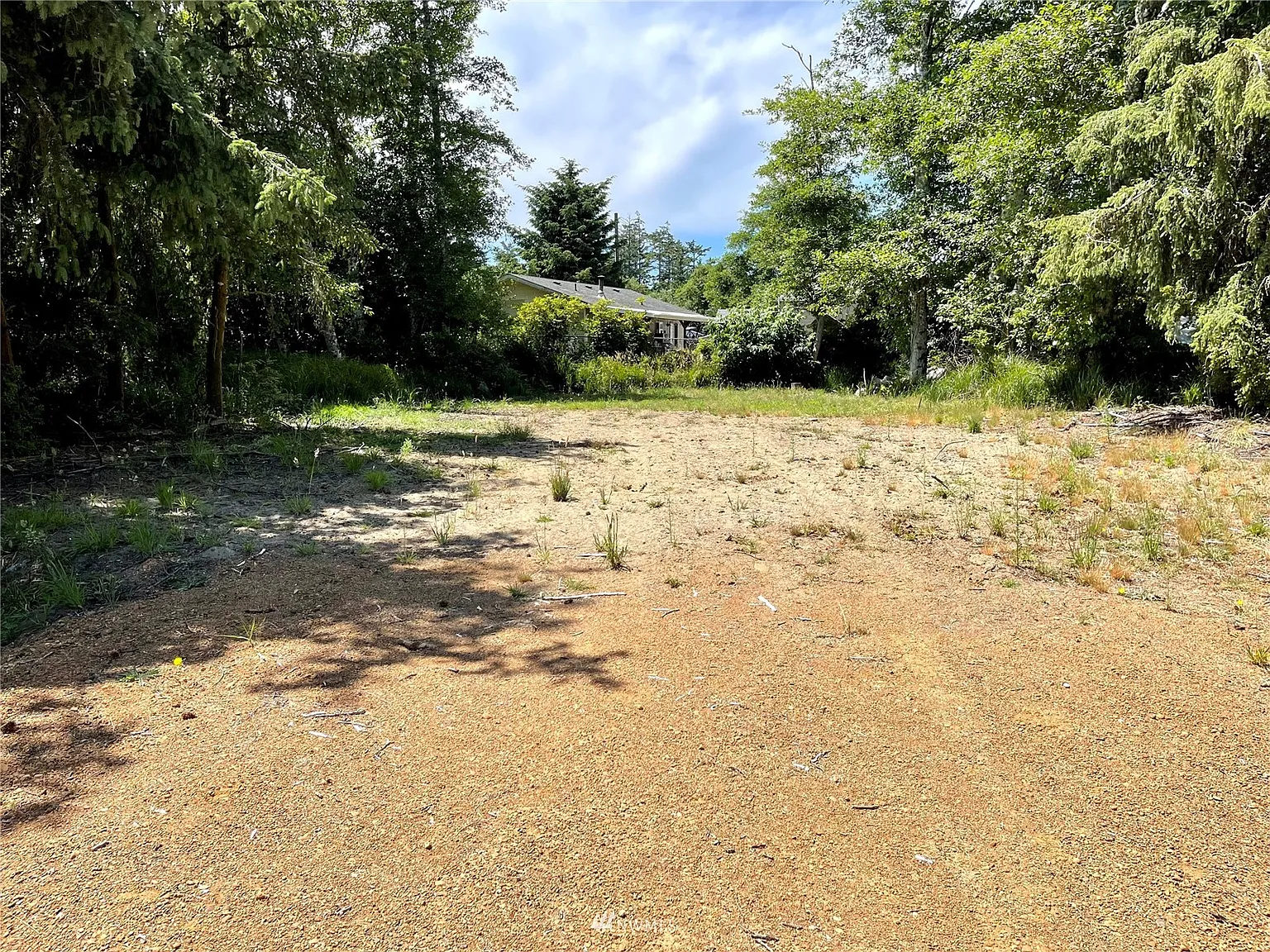 749 Cardinal Avenue NE photo 1