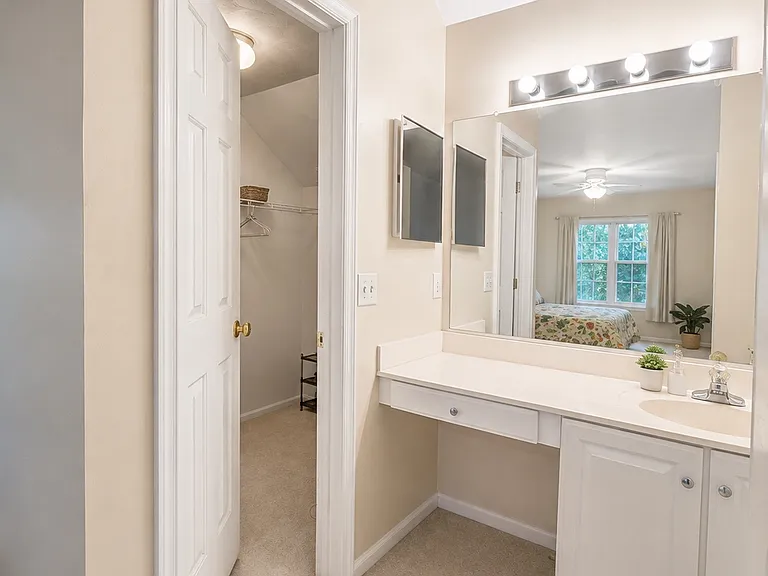 205 Lynnwood Gold Ct — Photo 23
