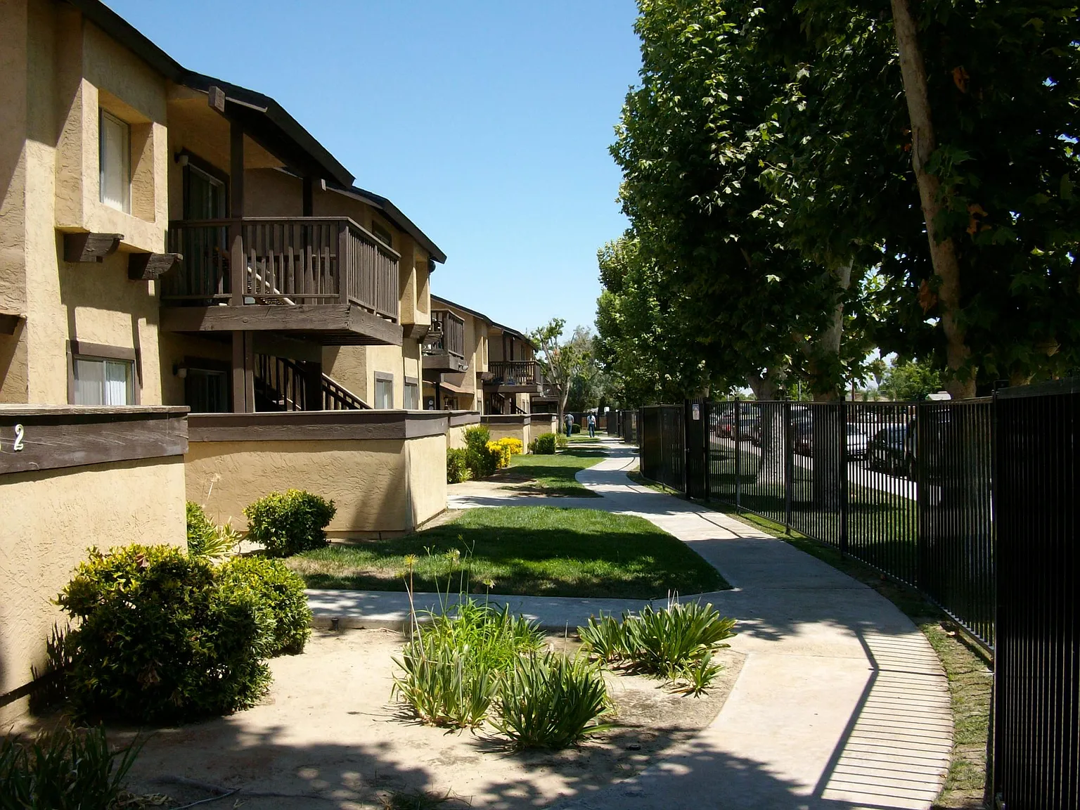 2 bed, 800 sqft, $1,350 — Photo 2