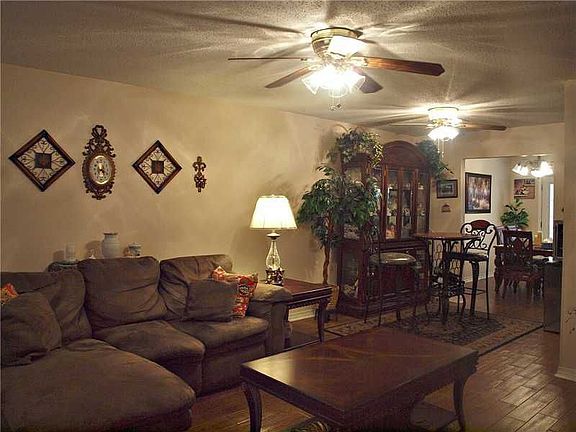 4th image of 1012 Saint Julien Dr APT D5