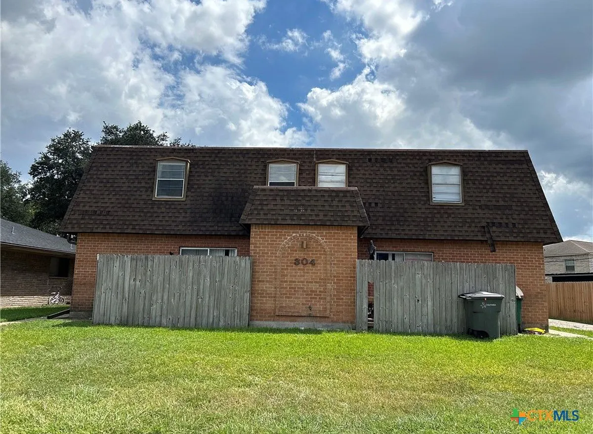 Building Photo - 304 Palmwood Dr #D