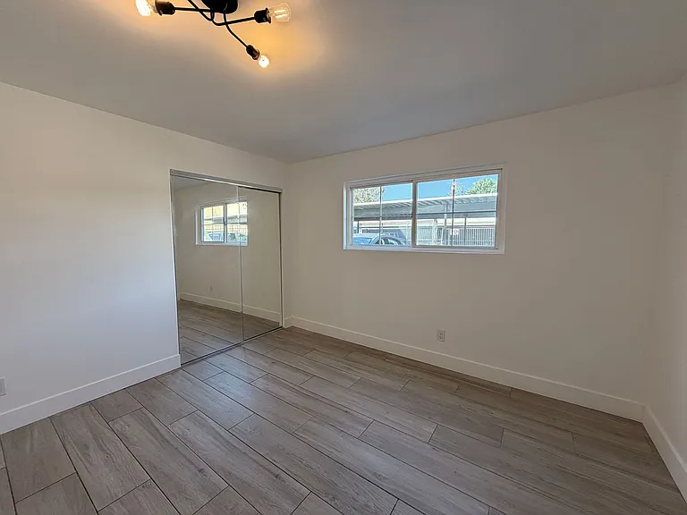 8517 Cedros Ave — Photo 8