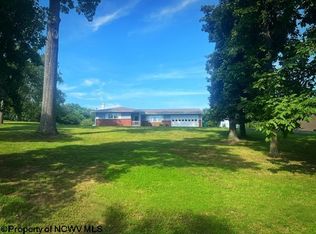 18 Nixon School Rd, Fairmont, WV 26554