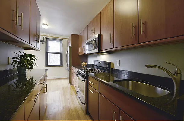 Sold by Bank Neary | media 4