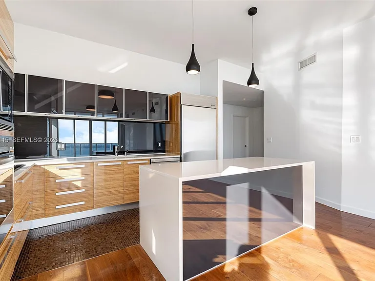 2020 N Bayshore Dr #3510 — Photo 12