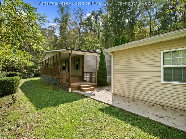 355 Fudges Creek Rd, Ona, WV 25545