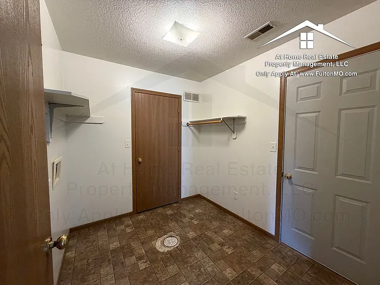 26332635 Gates Blvd — Photo 22