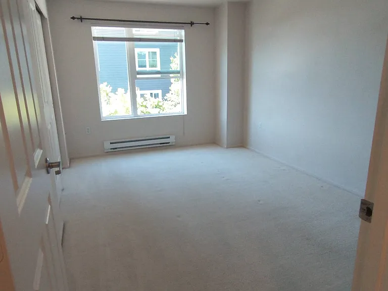 4343 Roosevelt Way NE #402 — Photo 14