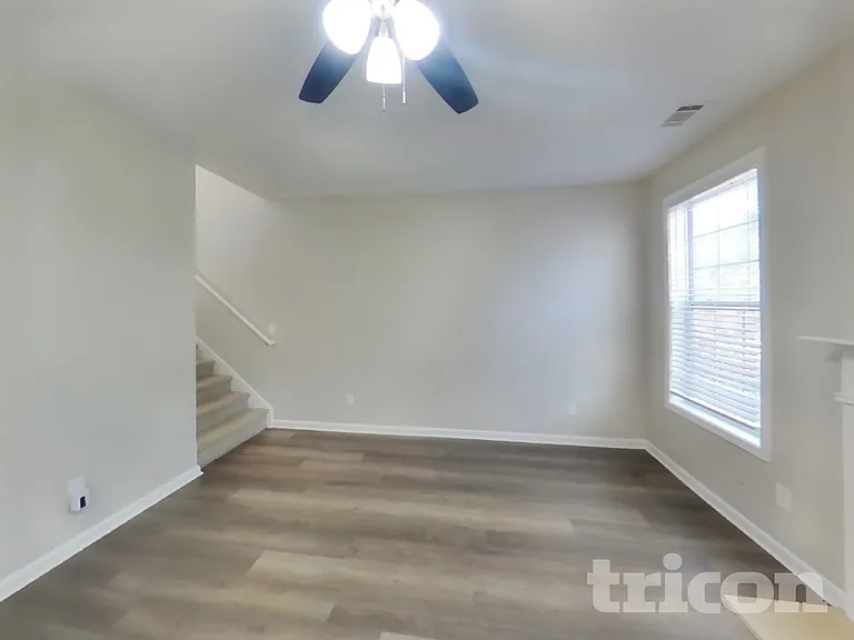 238 Greenland Dr — Photo 3
