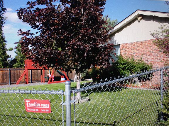 4th image of 2120 W Hood Ave