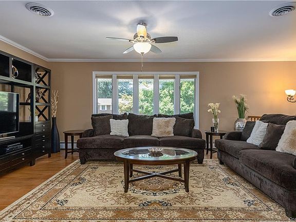 5th image of 4 Derby Ln