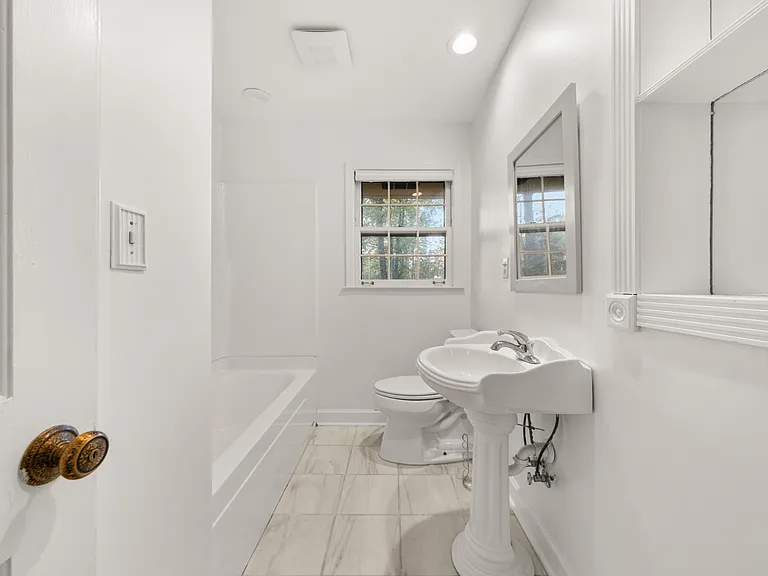 1247 Sycamore Dr — Photo 27