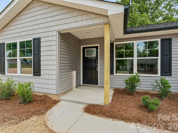 203 W 17th St, Kannapolis, NC 28081