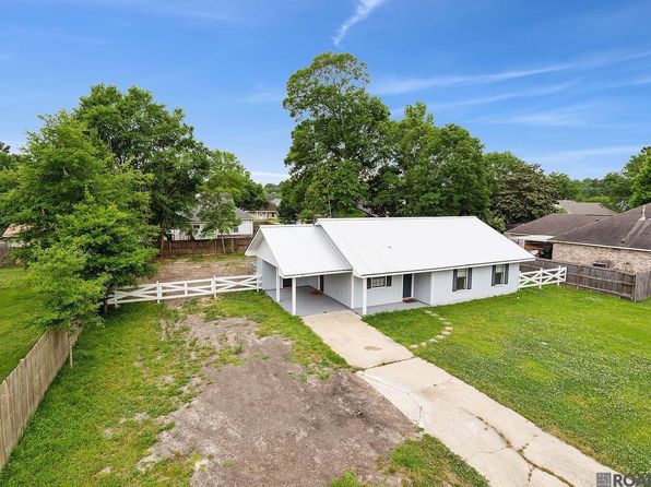 27489 Country Dr, Walker, LA 70785