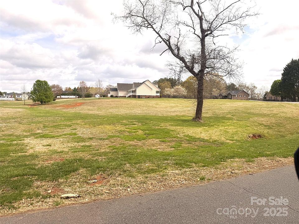 2nd image of 157 Sir Gregory Dr