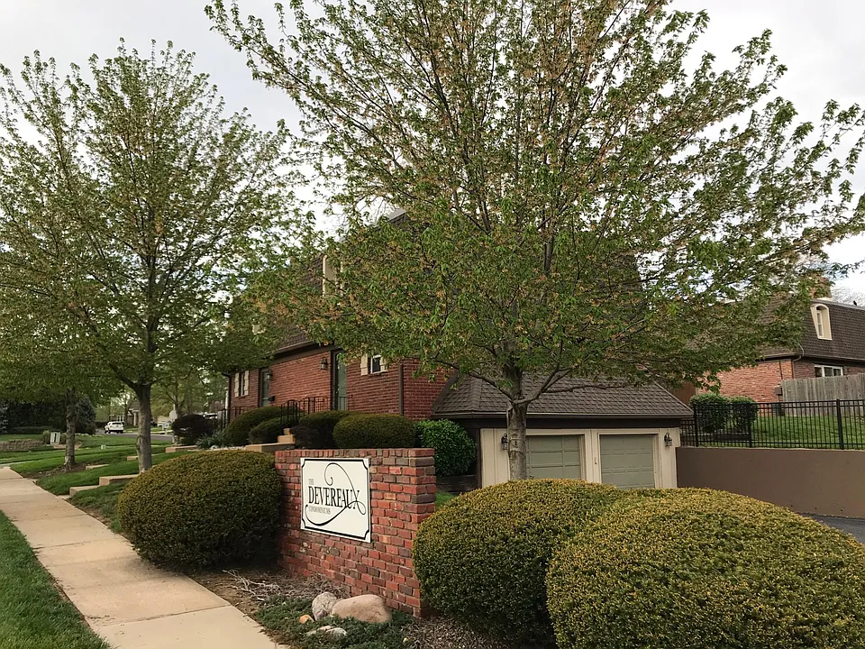 5901 Robinson Ln