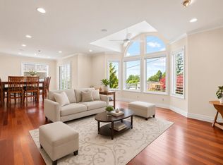 952 Kent St, White Rock, BC V4B4T1
