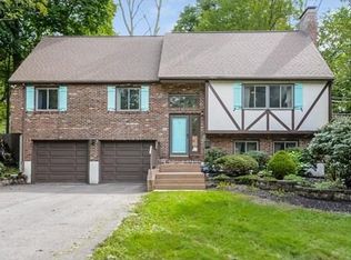 19 Ellis Dr, Worcester, MA 01609