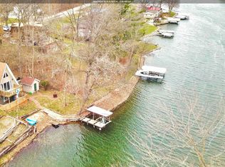 1126 Lakeshore Dr, Brooklyn, IA 52211