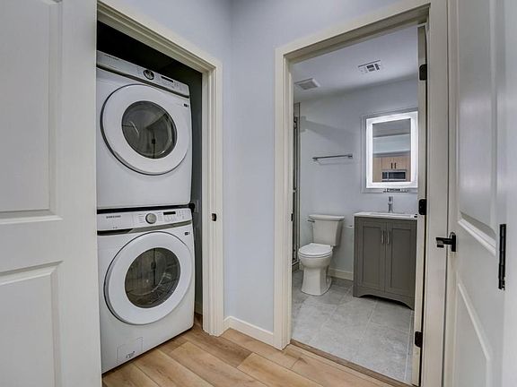 4th image of 1116 E Berks St #309
