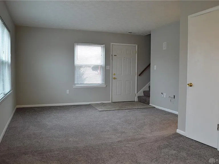 1215 Robbins Run Ct — Photo 5