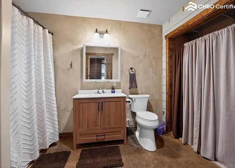 Bunk House Bathroom 2