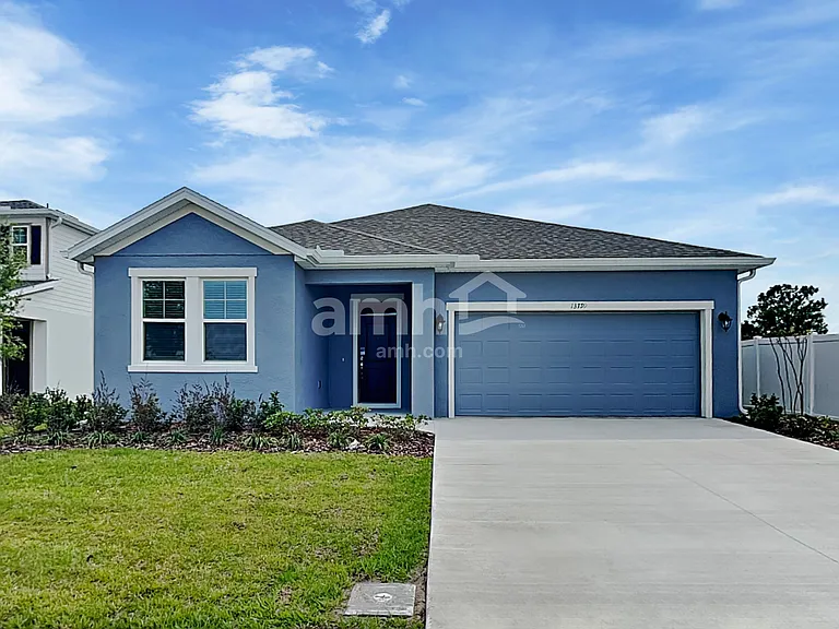 1379 Sky Lakes Dr — Photo 1
