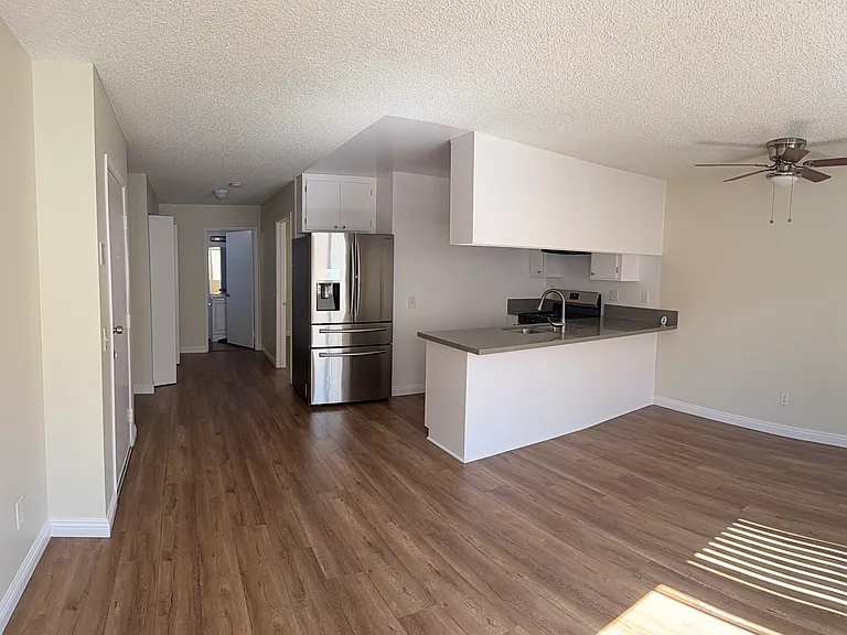 704 E Garfield Ave #24 — Photo 2