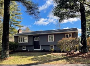 99 Wood Cove Dr, Coventry, RI 02816