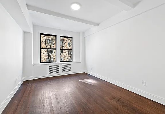 5th image of 30 W 90th St APT 4A