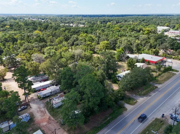 220 Porter Rd, Conroe, TX 77301