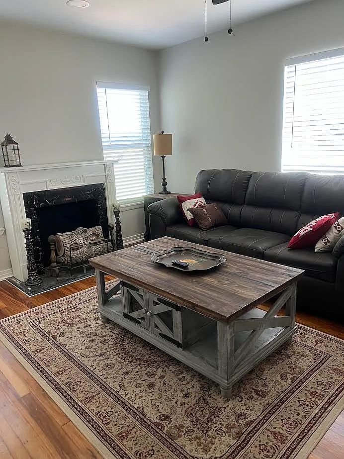 3 bed, $1,750 — Photo 2
