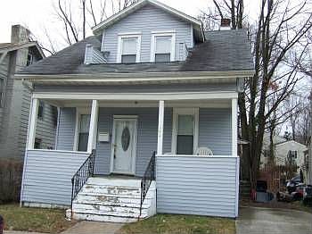 2nd image of 144 Ellis St