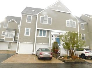 700 Shore Dr #609, Fall River, MA 02724