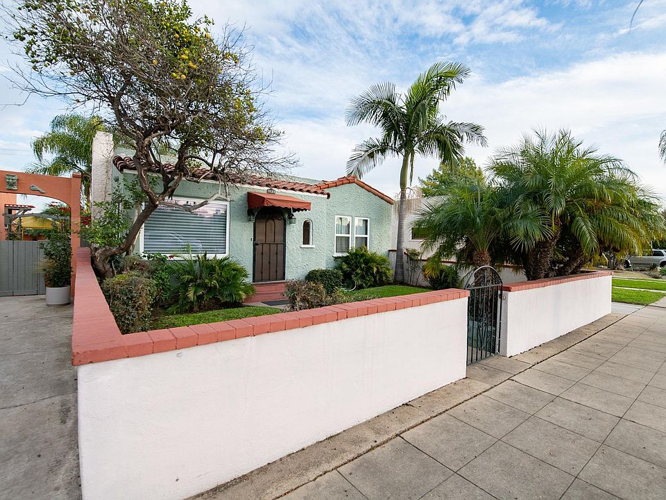 In a fab North Park neighborhood on a quiet street of cute, character homes. You can walk over to McKinley Elementary School from here or stroll to Thorn St. Brewery.