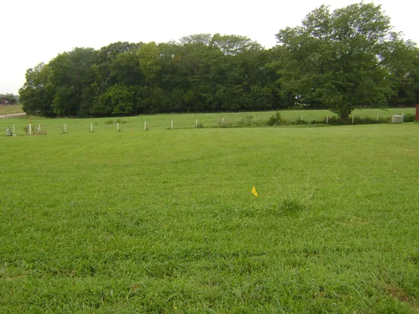 408 Turkey Run Cir, Oskaloosa, KS 66066