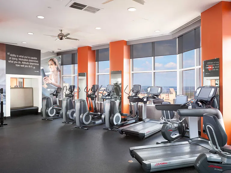 24-Hour Rooftop Fitness Center