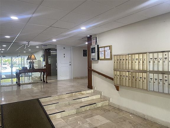 5th image of 1750 NE 115th St APT 509
