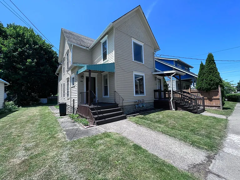 166 Hornell St — Photo 2
