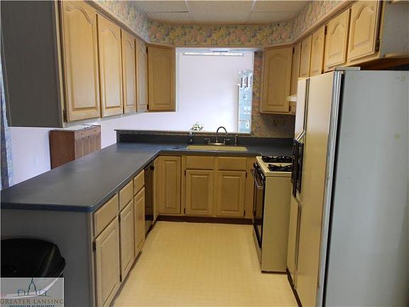 2nd image of 419 W Lovett St