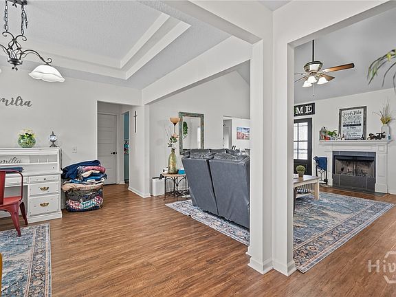 4th image of 436 Sir Arthur Court